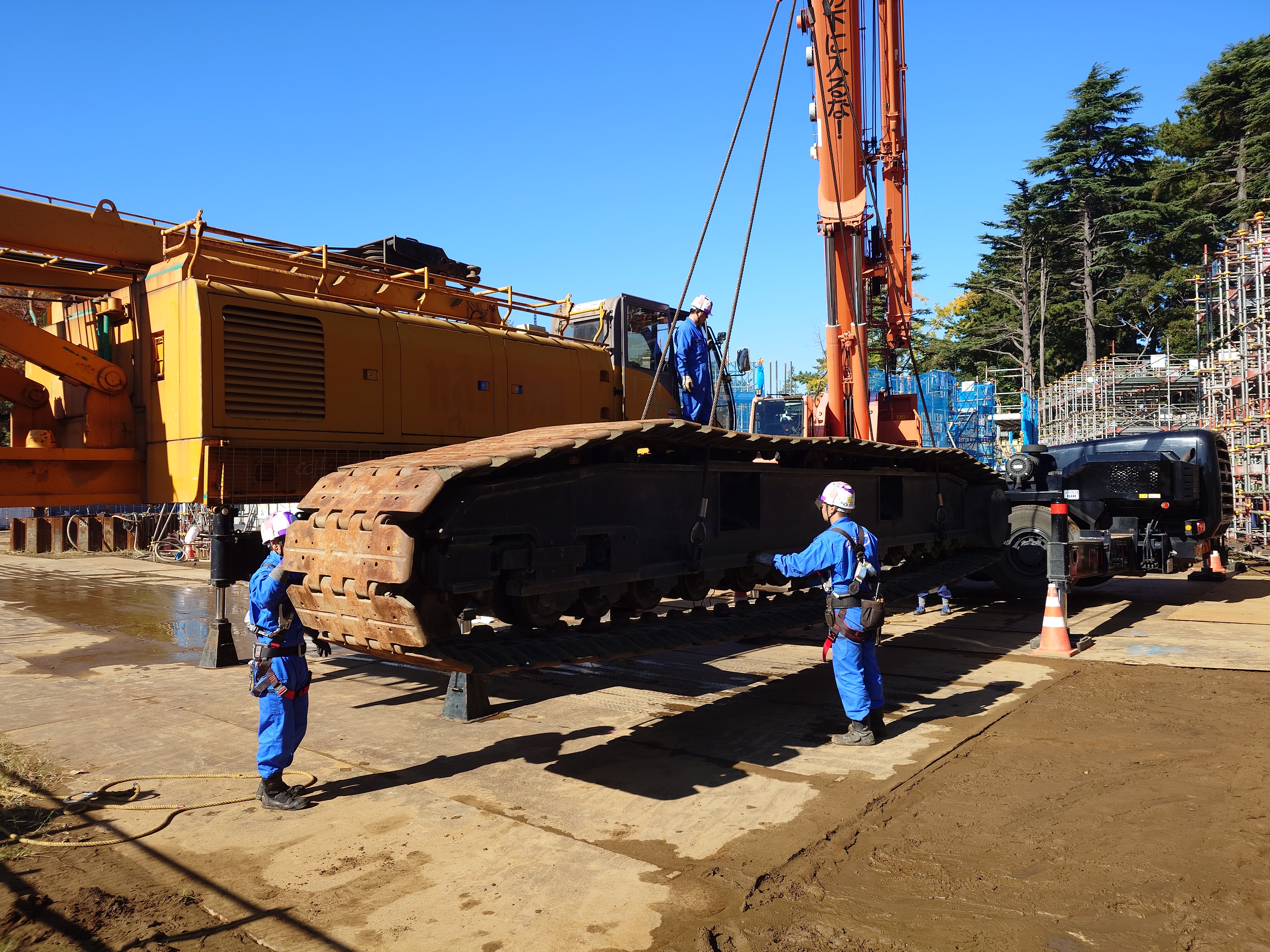現場で作業する荏原重機のクレーンオペレーター（写真準備中）